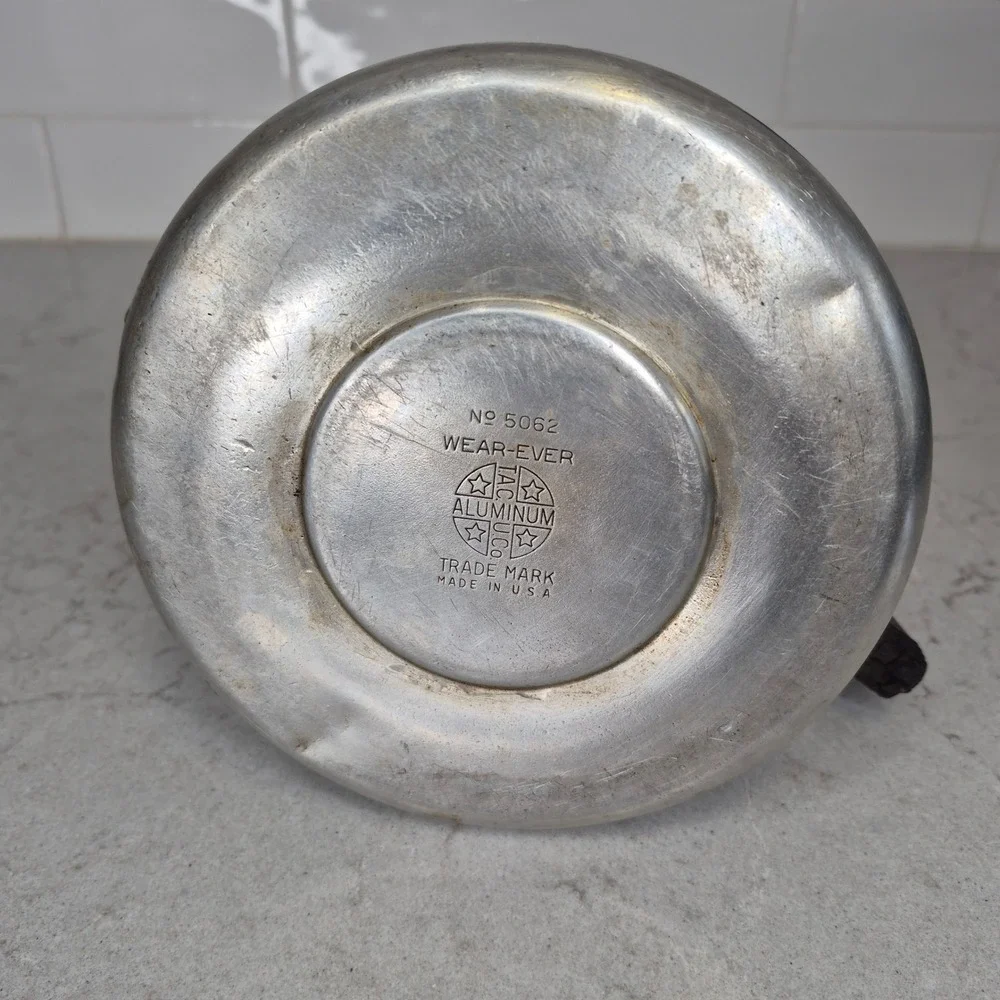 Wear-Ever Coffee Percolator Vintage 5062‎ 8 Cup Silver